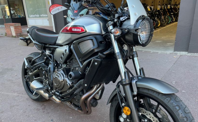 YAMAHA XSR 700 1