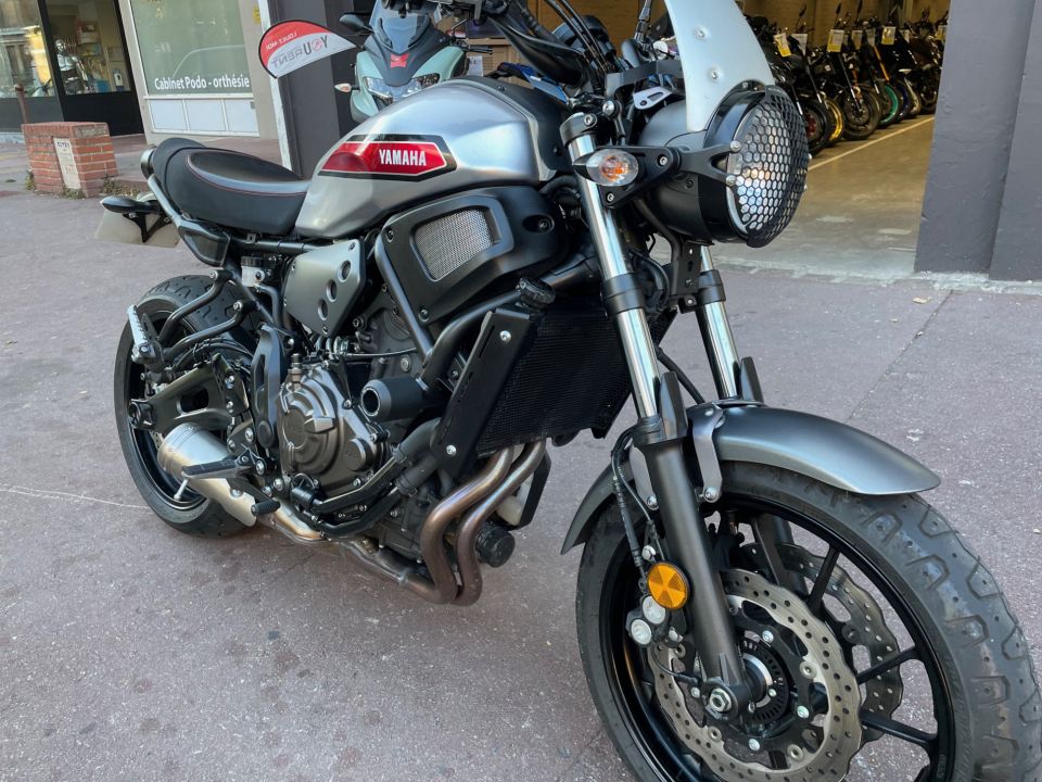 YAMAHA XSR 700 1
