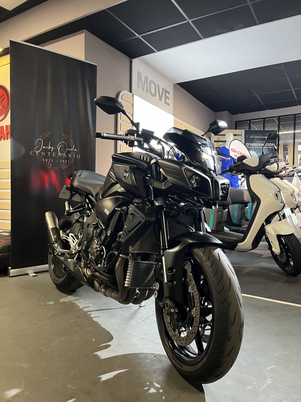 YAMAHA MT-10 0