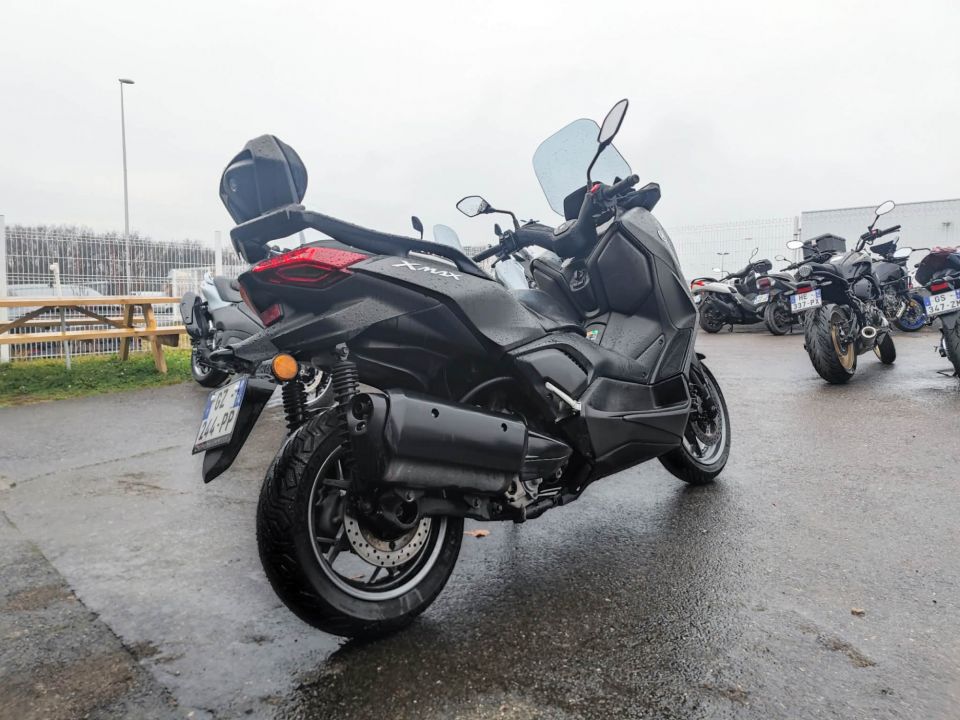 YAMAHA XMAX 300 4