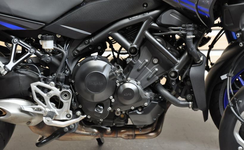 YAMAHA niken 850 1