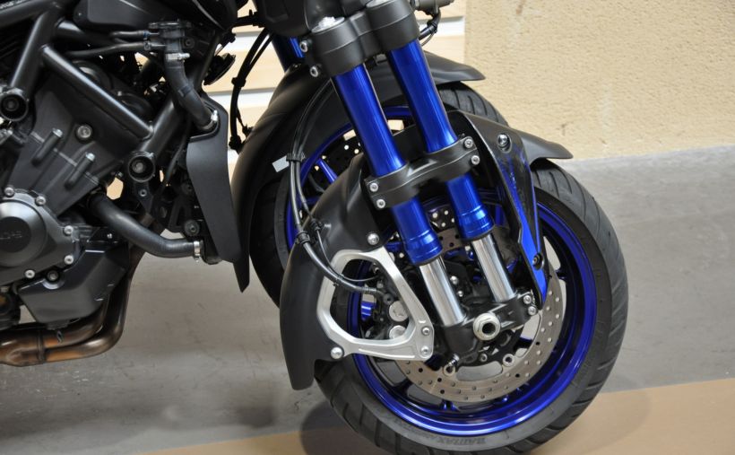 YAMAHA niken 850 2