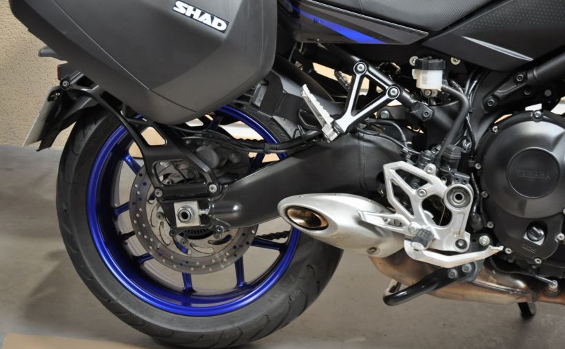 YAMAHA niken 850 3