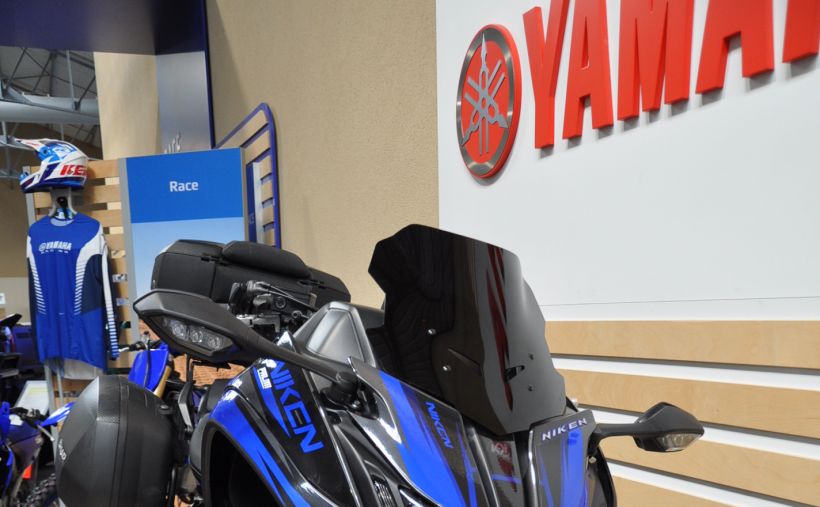 YAMAHA niken 850 7