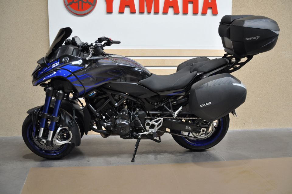 YAMAHA niken 850 10