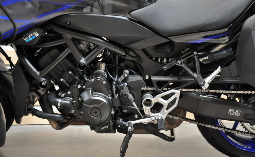 YAMAHA niken 850 11