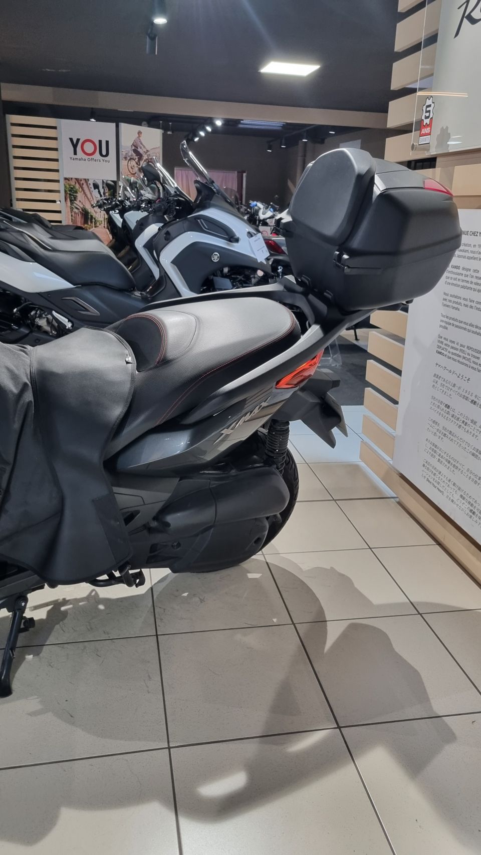 YAMAHA XMAX 125 4