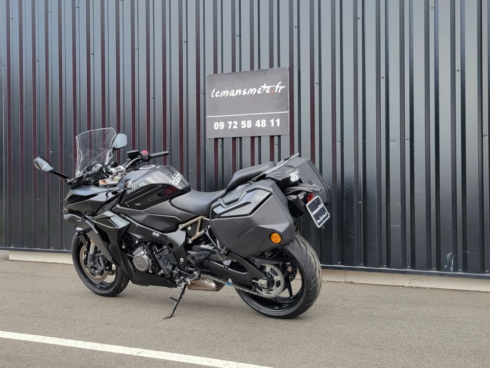 SUZUKI GSX-S 1000 GT 25