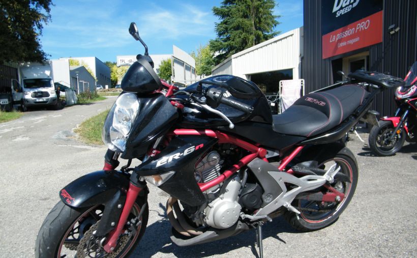 KAWASAKI ER-6 12