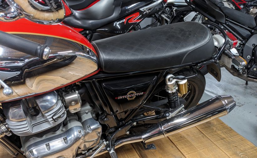 ROYAL ENFIELD INTERCEPTOR 4