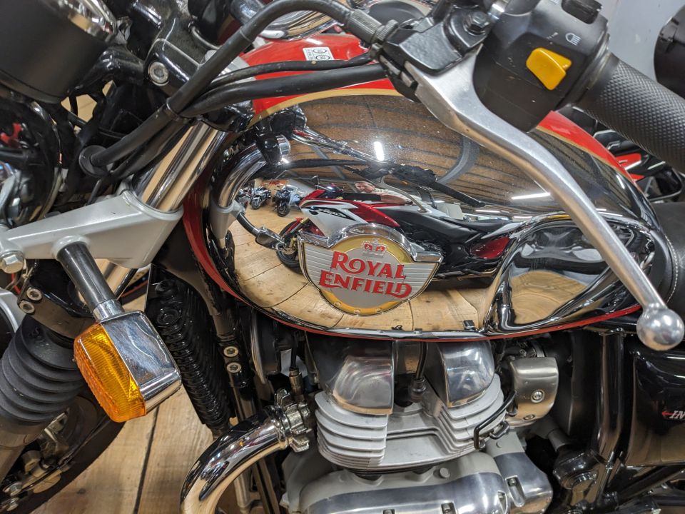 ROYAL ENFIELD INTERCEPTOR 30