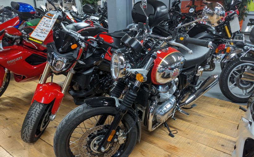 ROYAL ENFIELD INTERCEPTOR 5