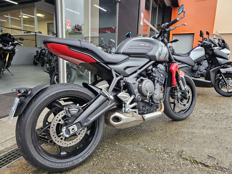 TRIUMPH TRIDENT 660 8