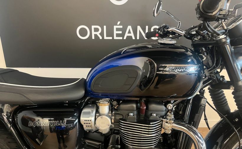 TRIUMPH BONNEVILLE T120 1200 2