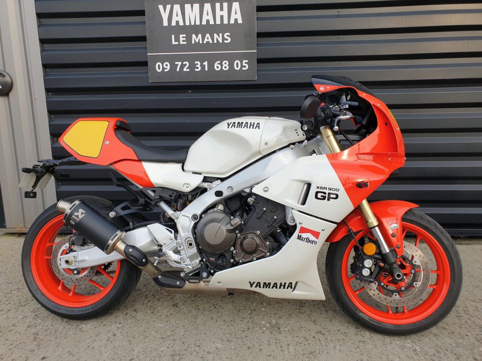 YAMAHA XSR 900 GP 5
