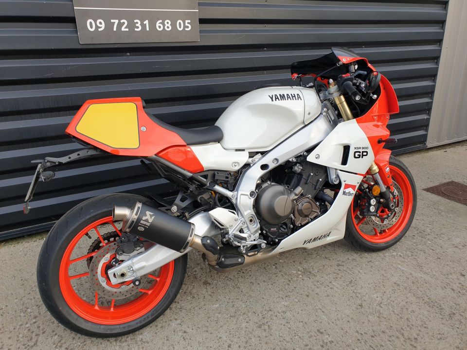 YAMAHA XSR 900 GP 10