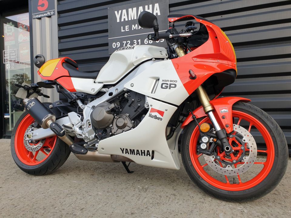 YAMAHA XSR 900 GP 0