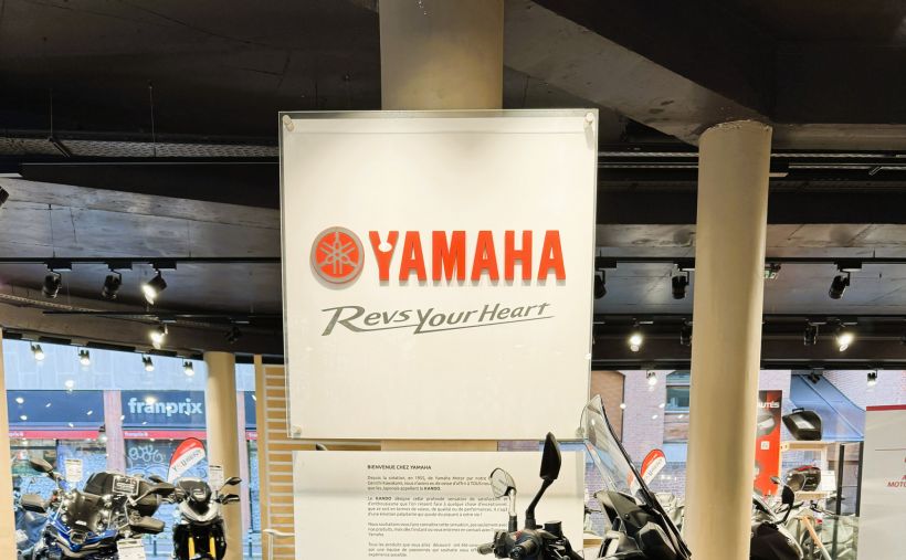 YAMAHA XMAX 300 Tech Max 1