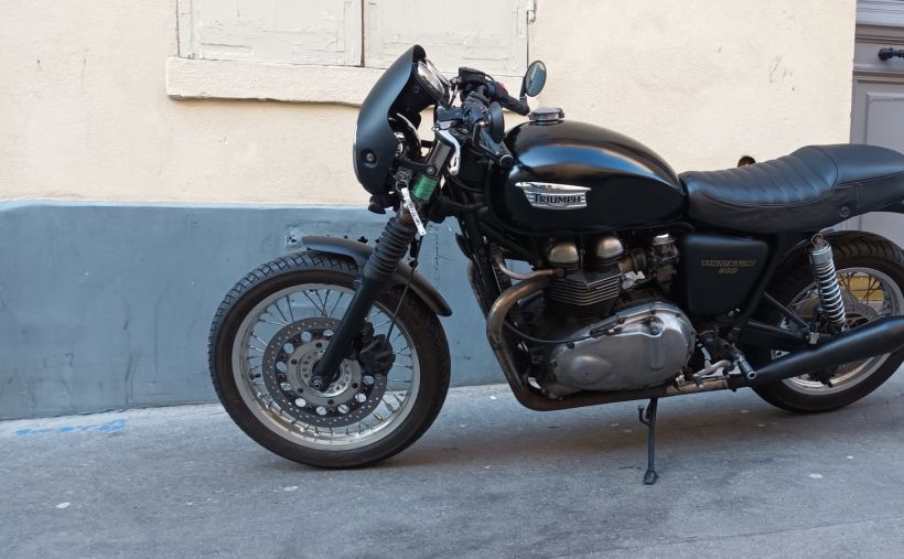TRIUMPH THRUXTON 900 3