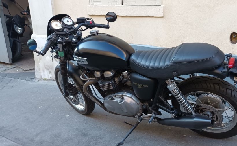 TRIUMPH THRUXTON 900 5