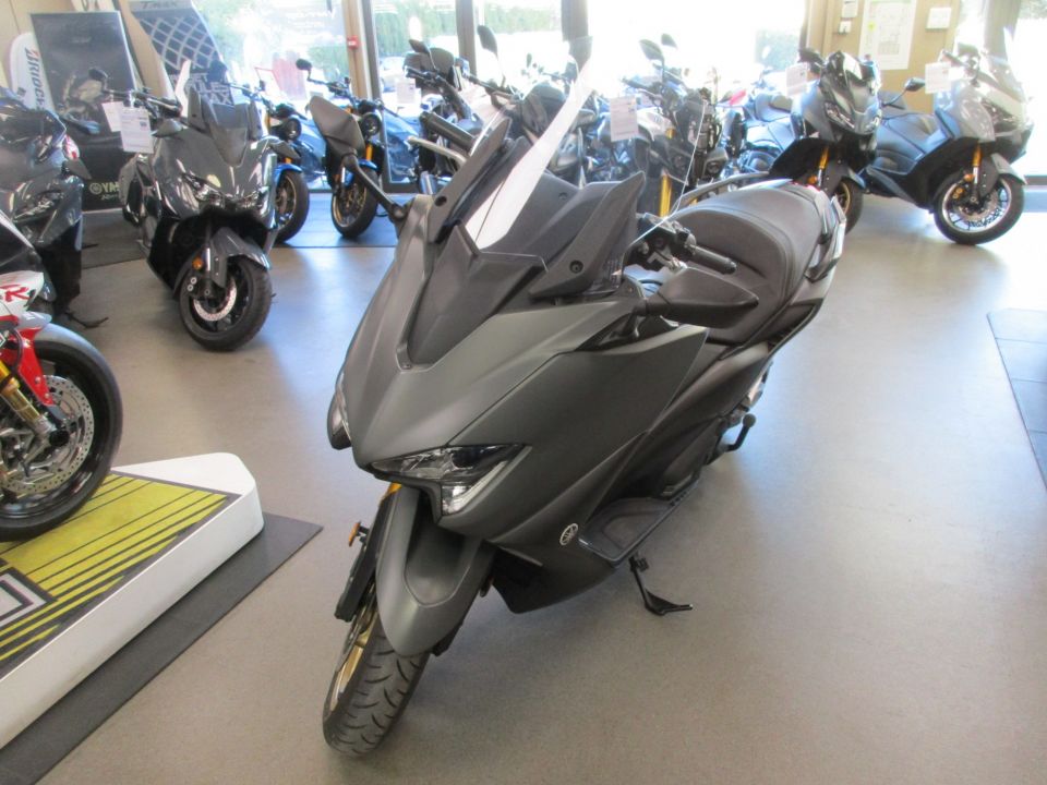 YAMAHA XP T-MAX 560 TECH MAX KAMO 1