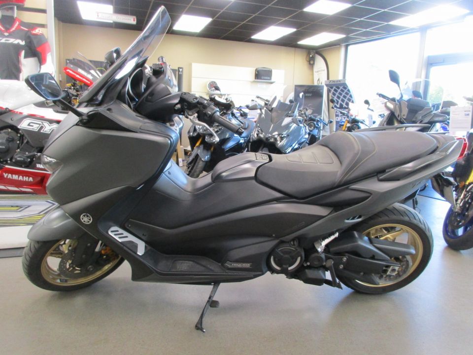 YAMAHA XP T-MAX 560 TECH MAX KAMO 2