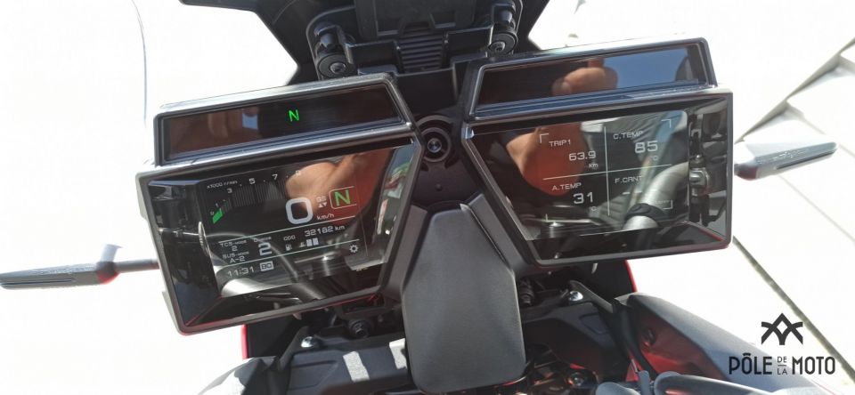 YAMAHA TRACER 9 GT 15