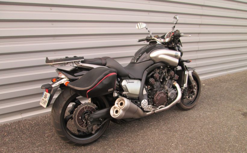 YAMAHA V-MAX 1700 2