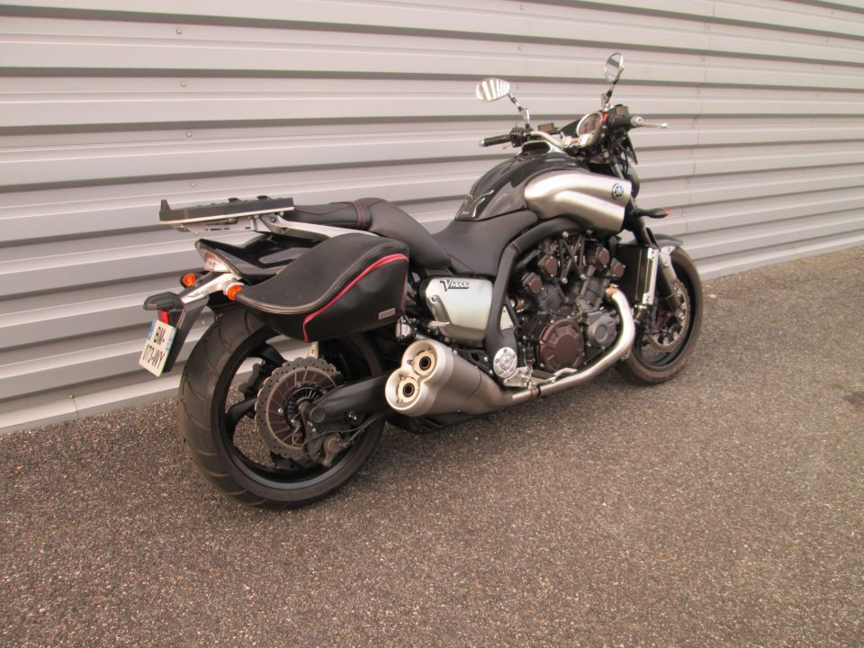 YAMAHA V-MAX 1700 16