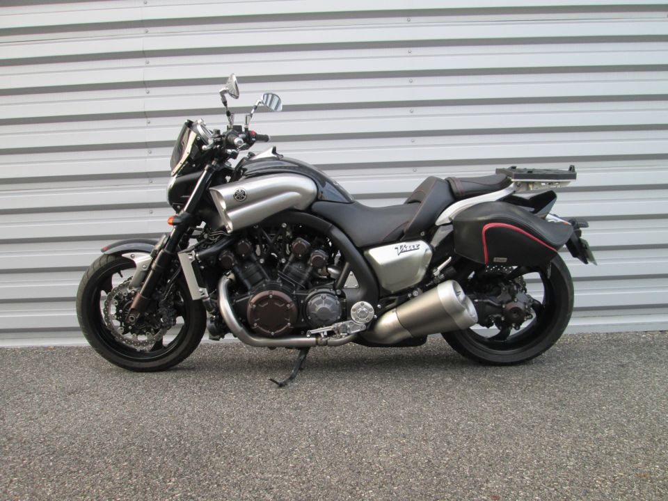 YAMAHA V-MAX 1700 24