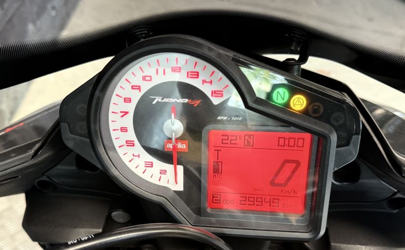 APRILIA TUONO 1000 V4 APRC 27