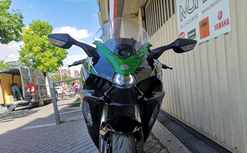 KAWASAKI Ninja H2 SX SE 4