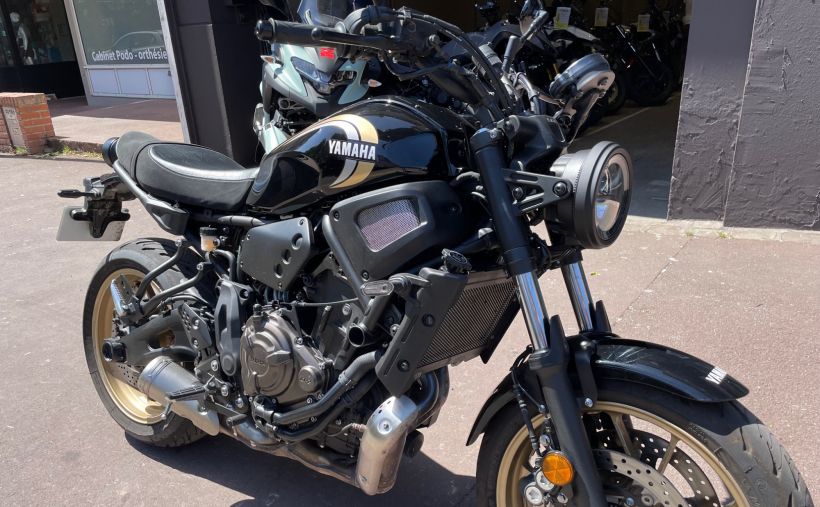 YAMAHA XSR 700 ABS 1