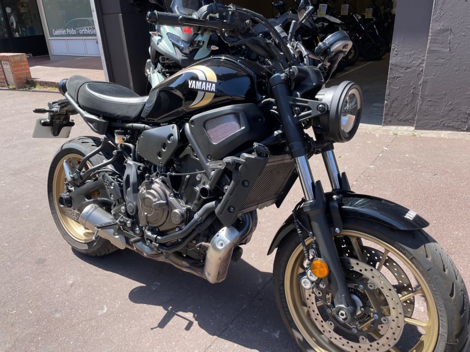 YAMAHA XSR 700 ABS 1