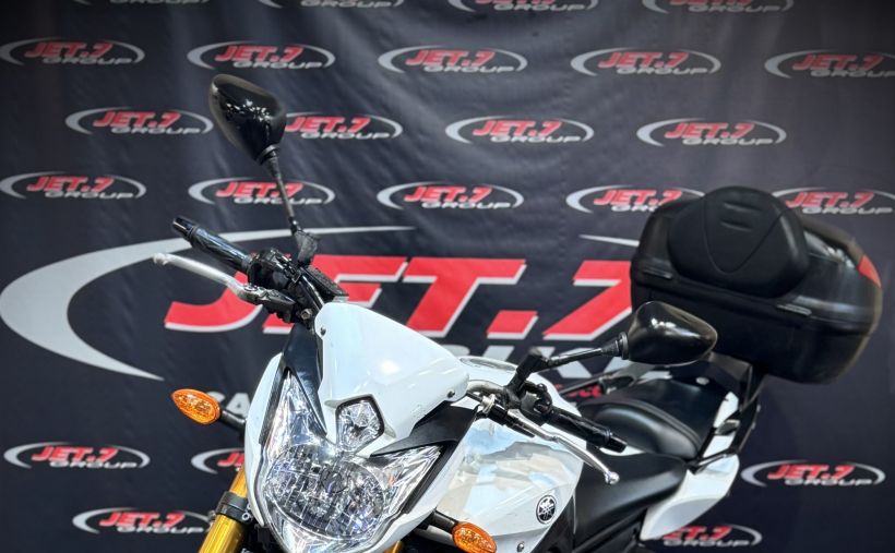 YAMAHA FZ8 2