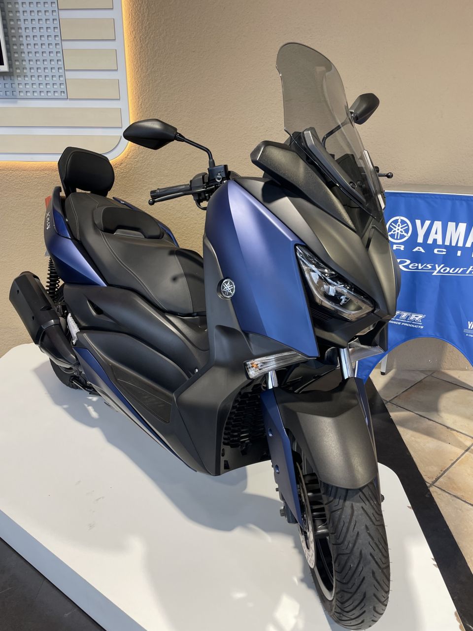 YAMAHA XMAX 300 3