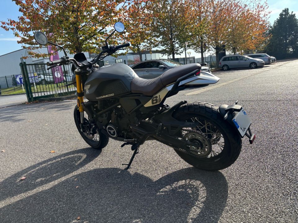 MOTO MORINI SEIEMMEZZO SCR 650 10