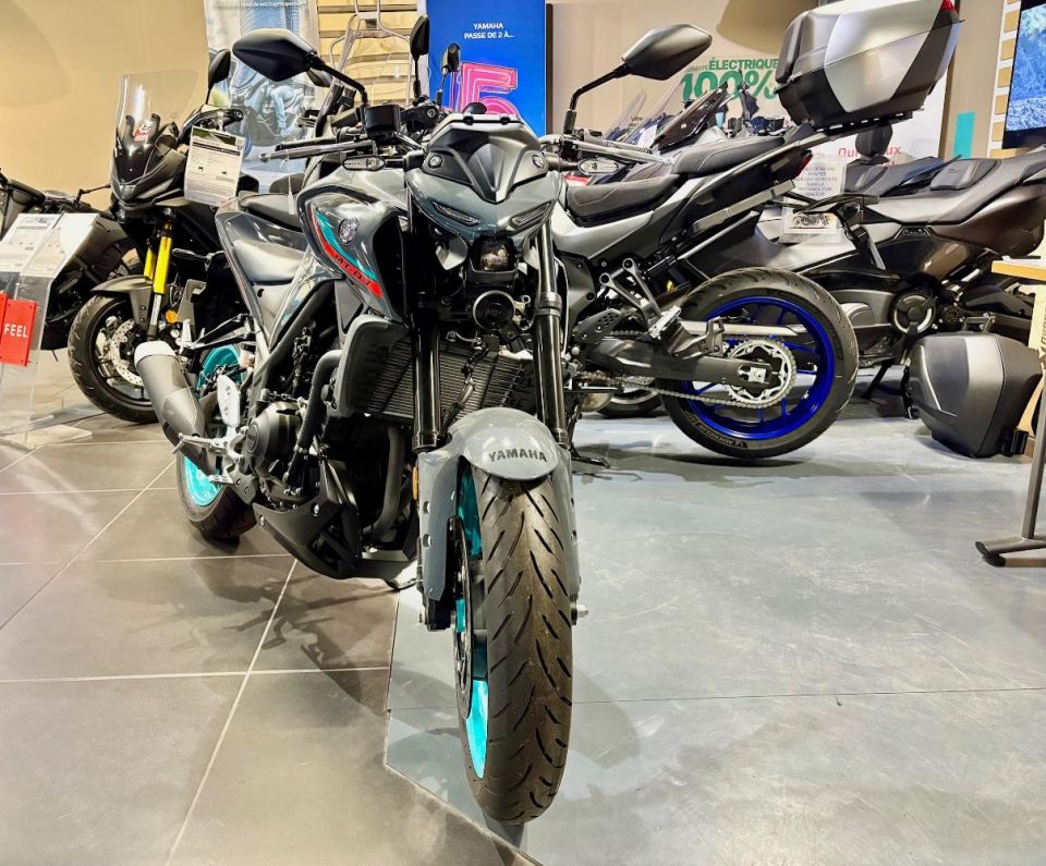 YAMAHA MT-03 3