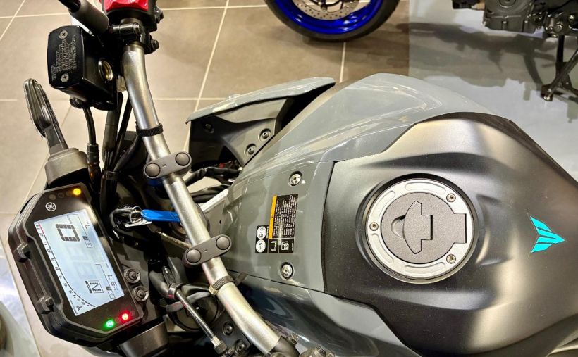 YAMAHA MT-03 4