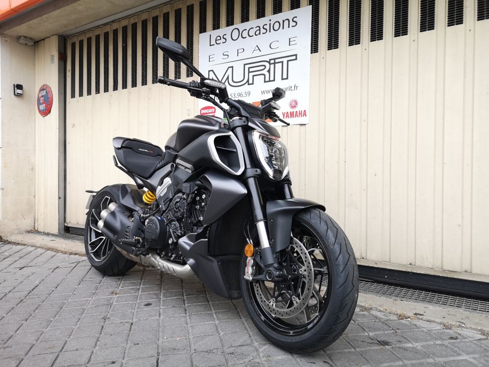 DUCATI DIAVEL V4 12