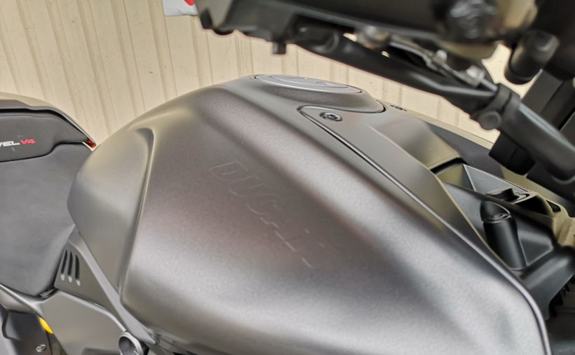 DUCATI DIAVEL V4 28