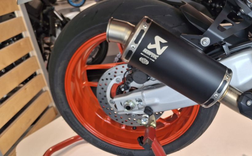 YAMAHA XSR 900 GP 1