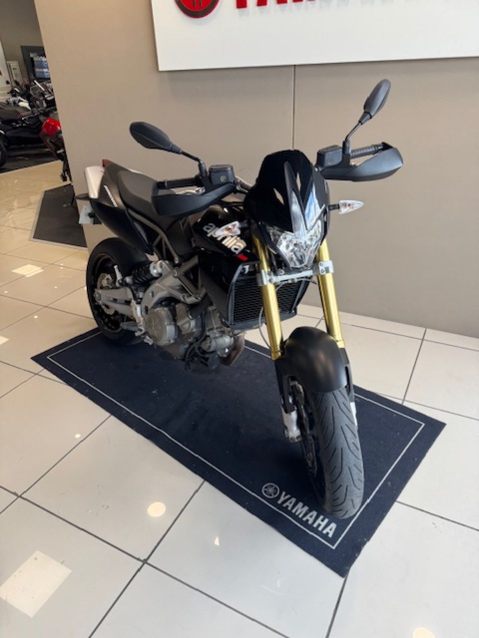 APRILIA DORSODURO 750 6