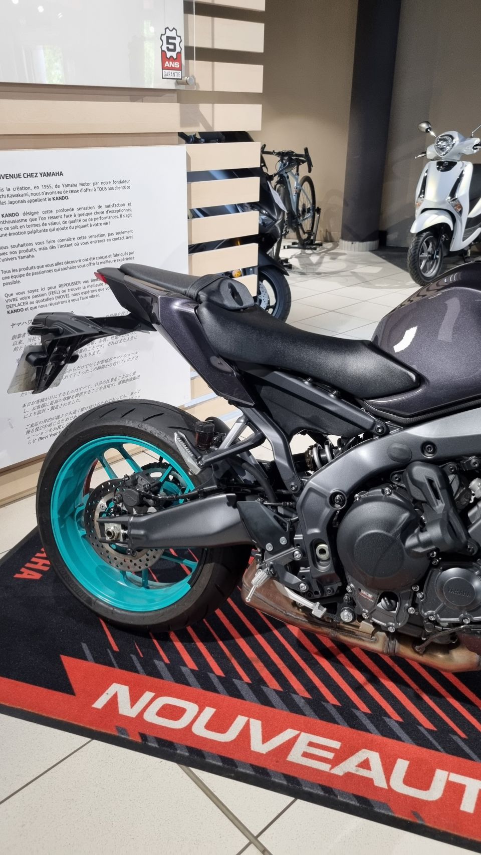 YAMAHA MT-09  Y-AMT 3