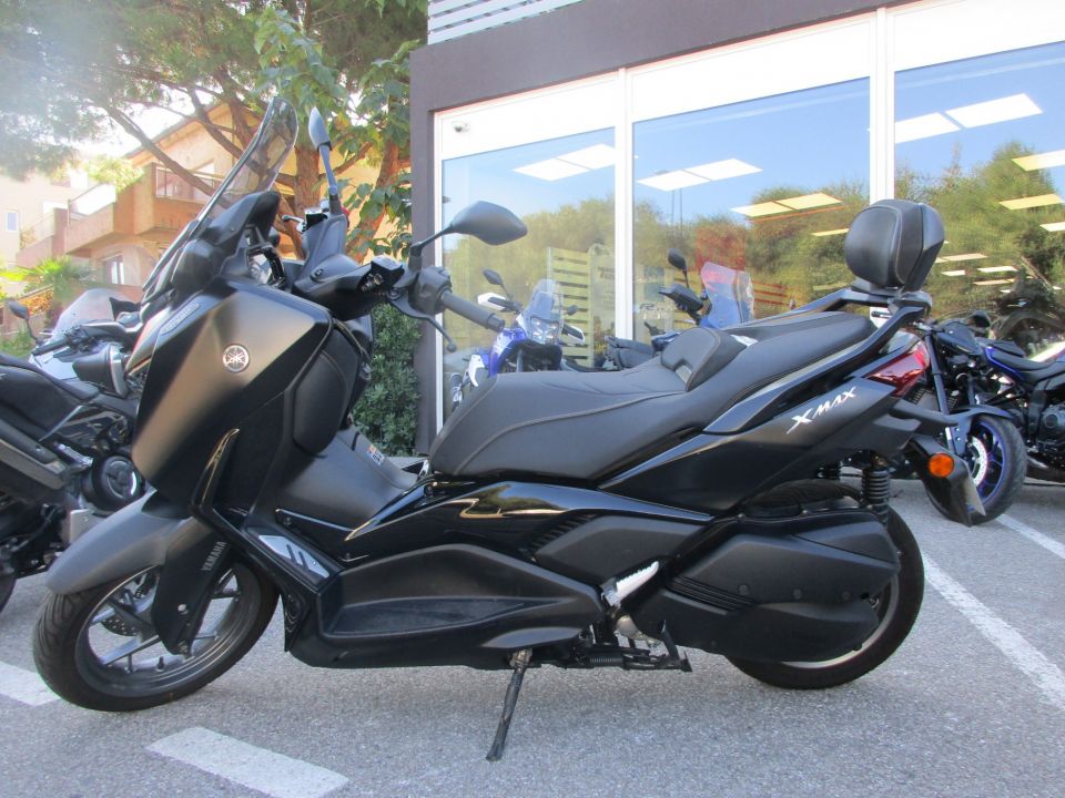 YAMAHA XMAX 300 Tech Max 0