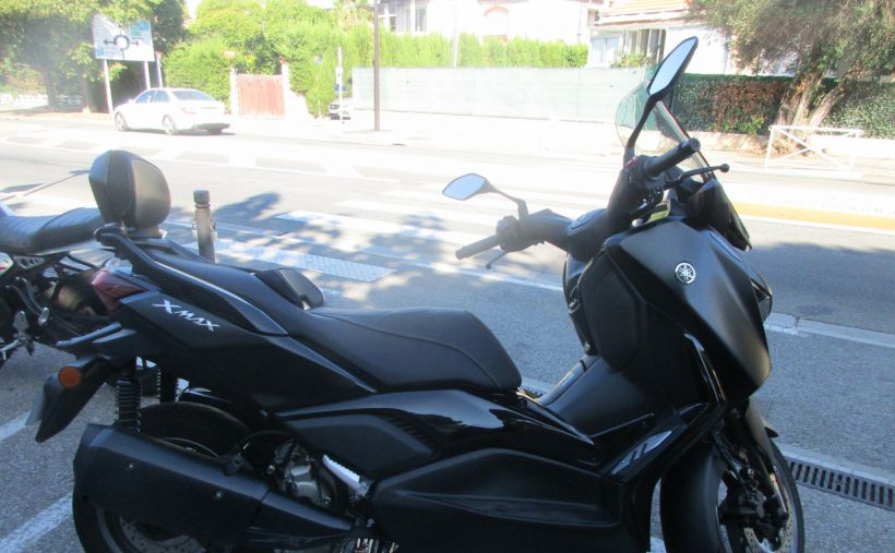 YAMAHA XMAX 300 Tech Max 2