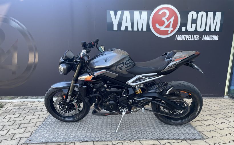 TRIUMPH STREET TRIPLE 765 RS 1