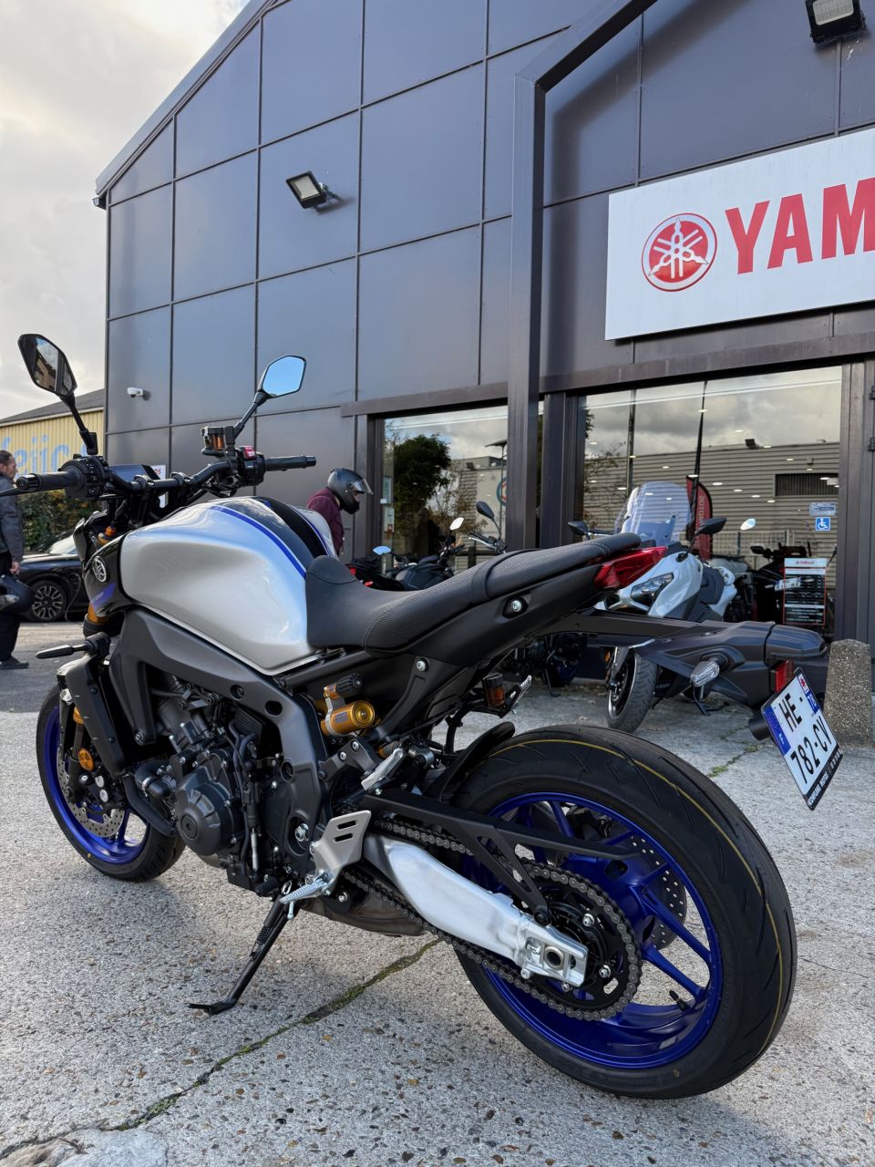 YAMAHA MT-09 SP 4
