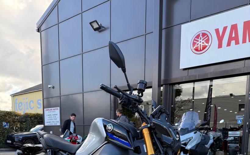 YAMAHA MT-09 SP 3