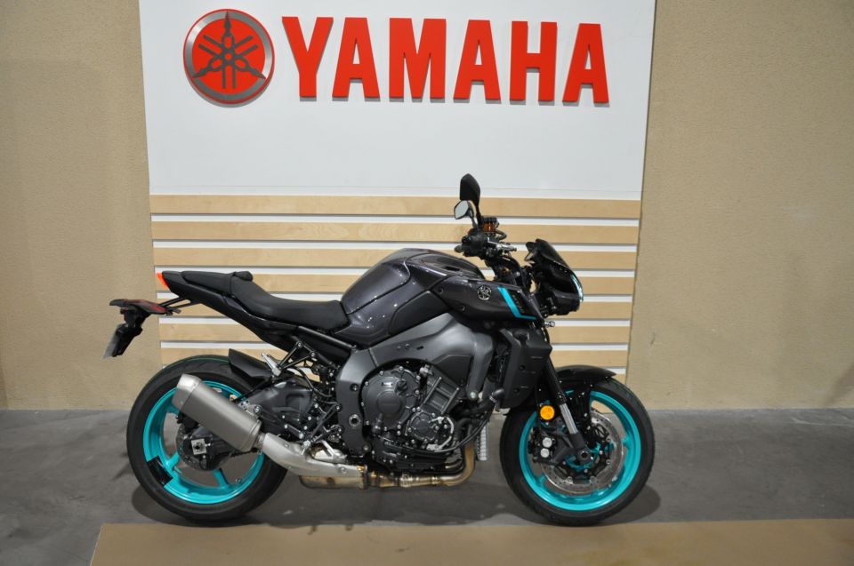 YAMAHA MT-10 0